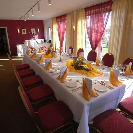 Land-Gut-Hotel Restaurant Kreuz Meyer Stuhr Bagian luar foto