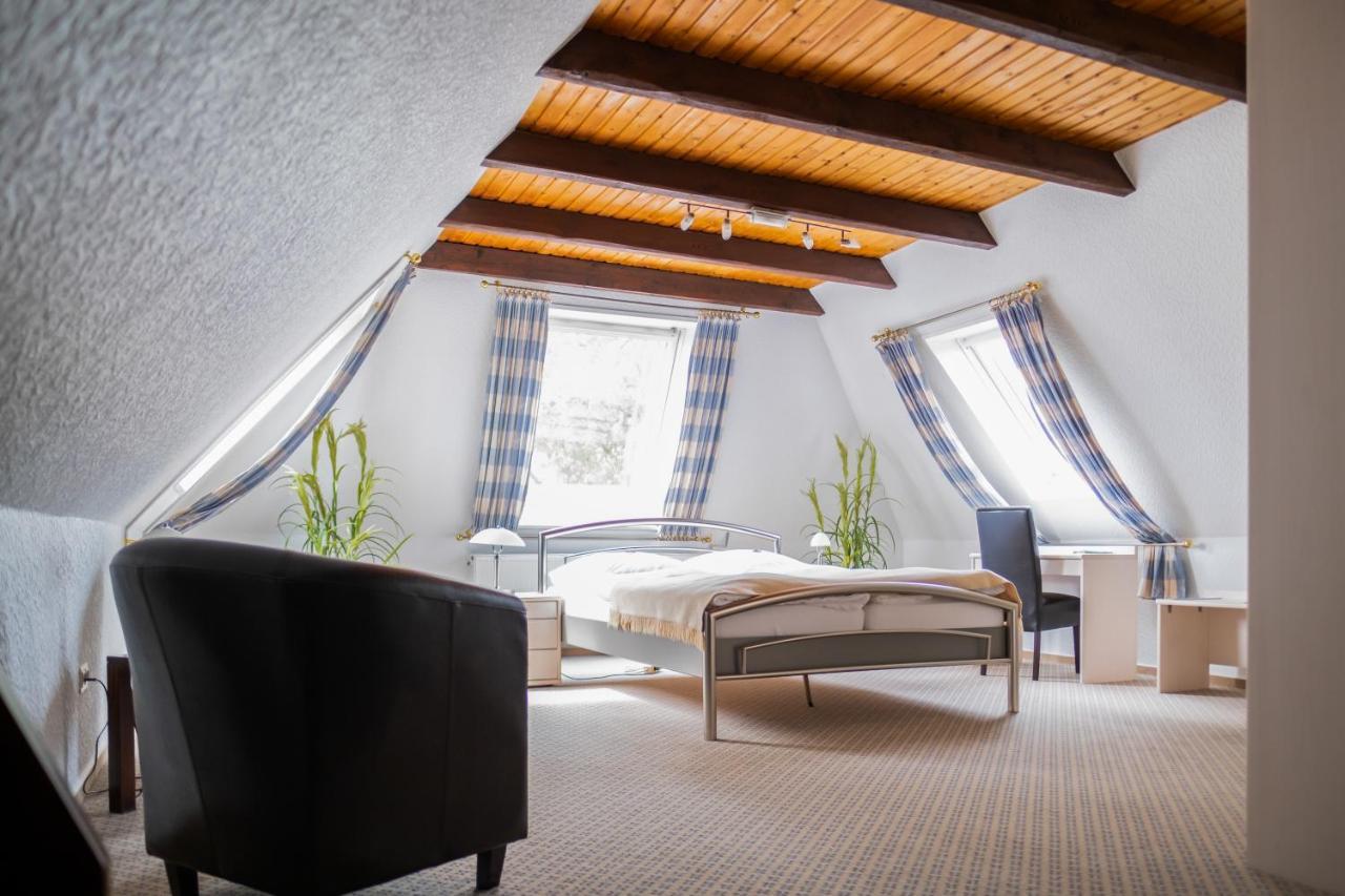 Land-Gut-Hotel Restaurant Kreuz Meyer Stuhr Bagian luar foto
