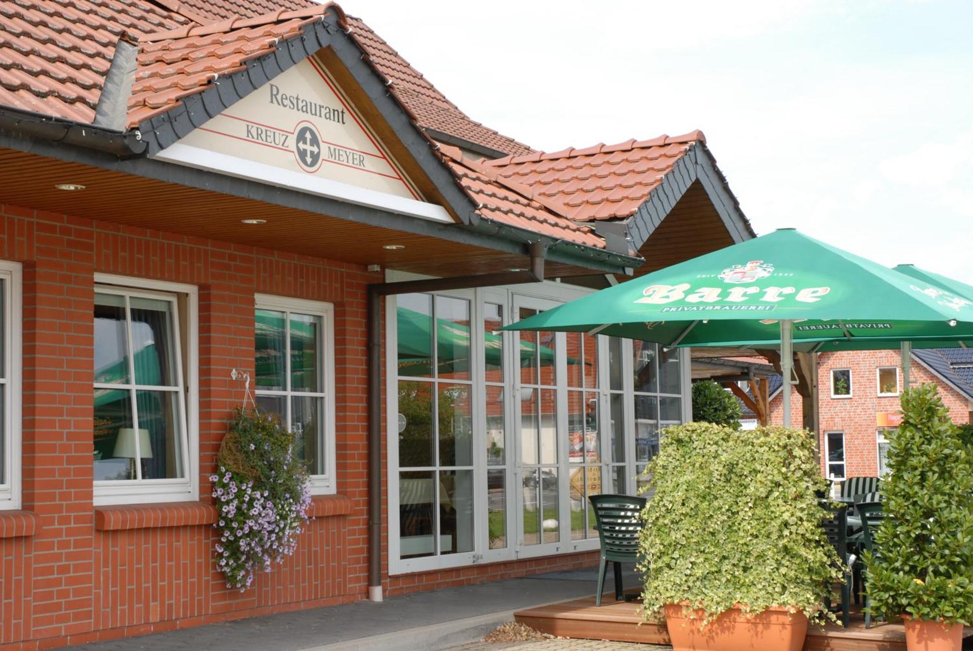 Land-Gut-Hotel Restaurant Kreuz Meyer Stuhr Bagian luar foto