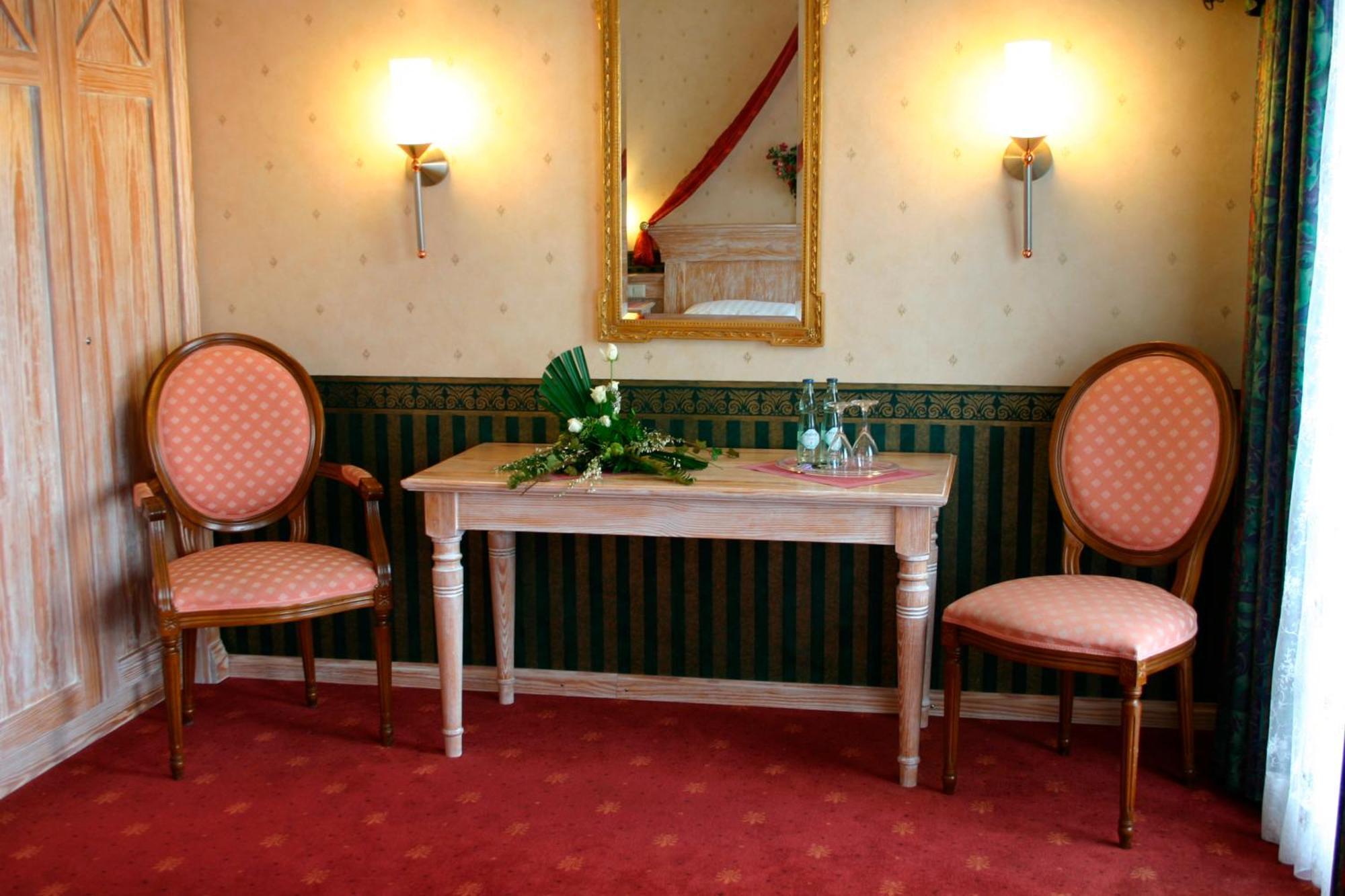 Land-Gut-Hotel Restaurant Kreuz Meyer Stuhr Bagian luar foto