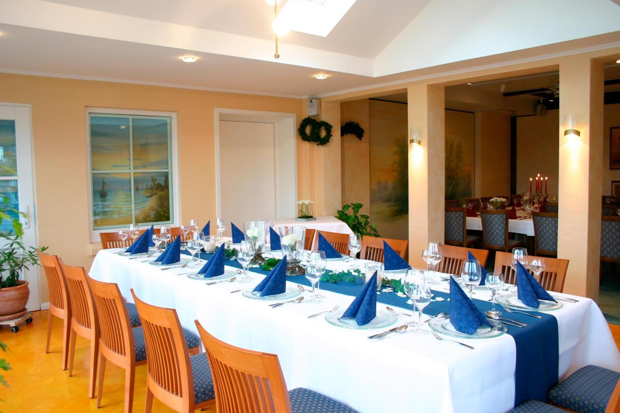 Land-Gut-Hotel Restaurant Kreuz Meyer Stuhr Bagian luar foto
