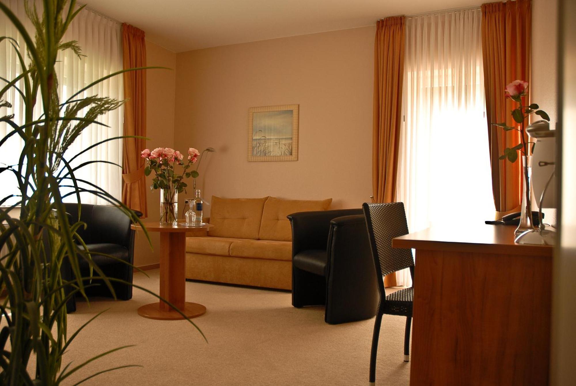 Land-Gut-Hotel Restaurant Kreuz Meyer Stuhr Bagian luar foto