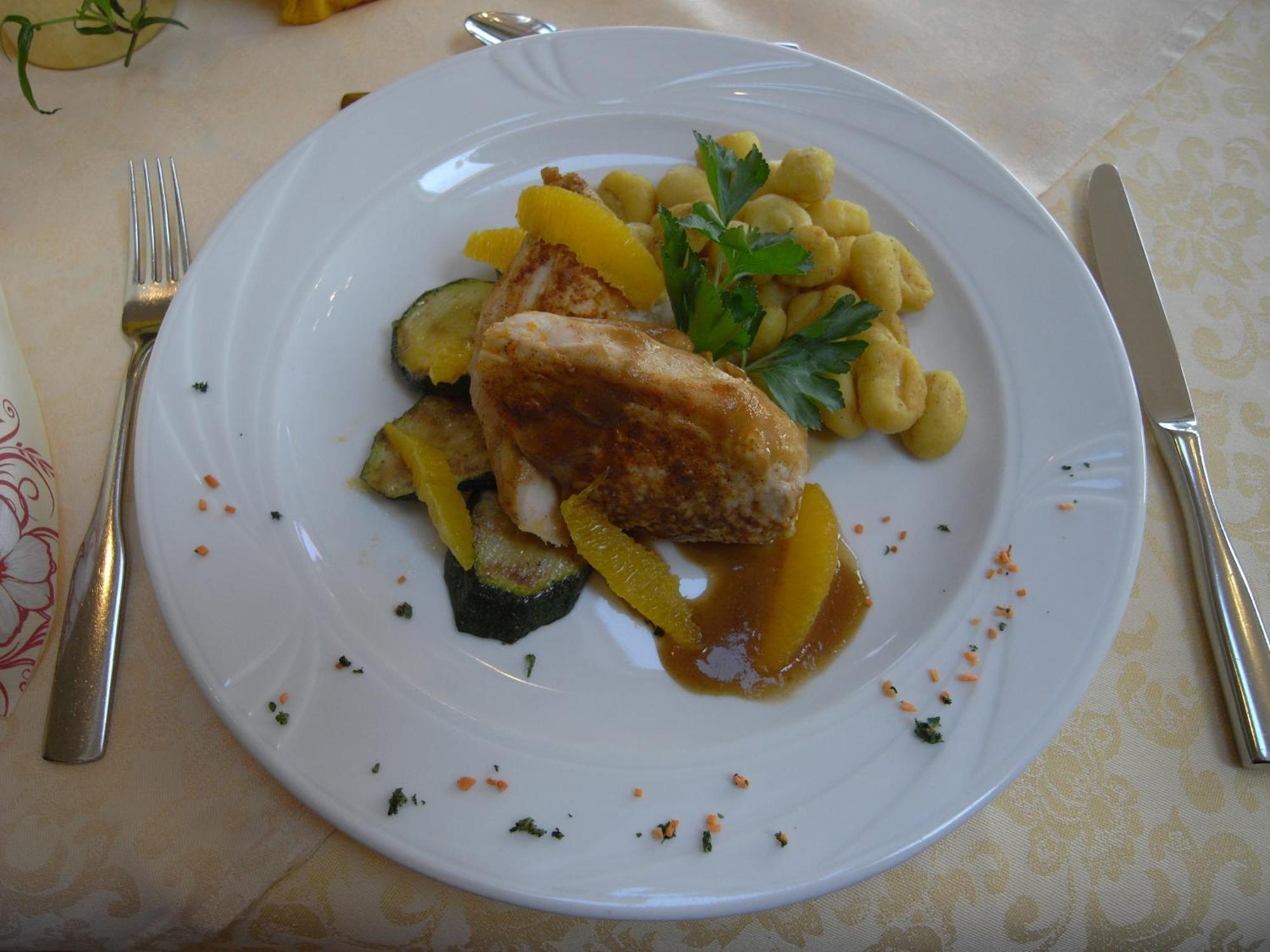 Land-Gut-Hotel Restaurant Kreuz Meyer Stuhr Bagian luar foto