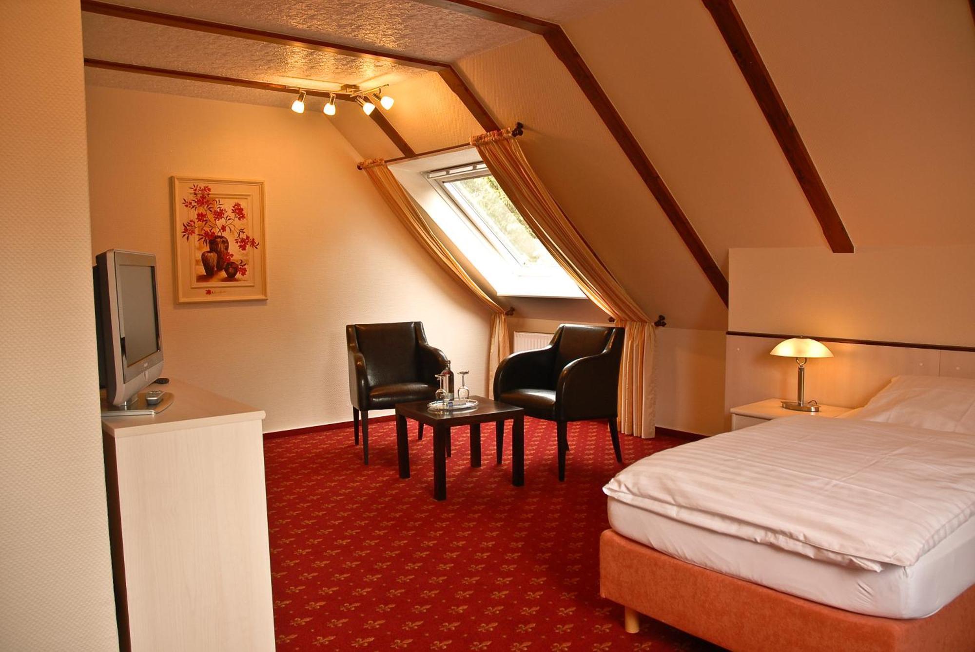 Land-Gut-Hotel Restaurant Kreuz Meyer Stuhr Bagian luar foto